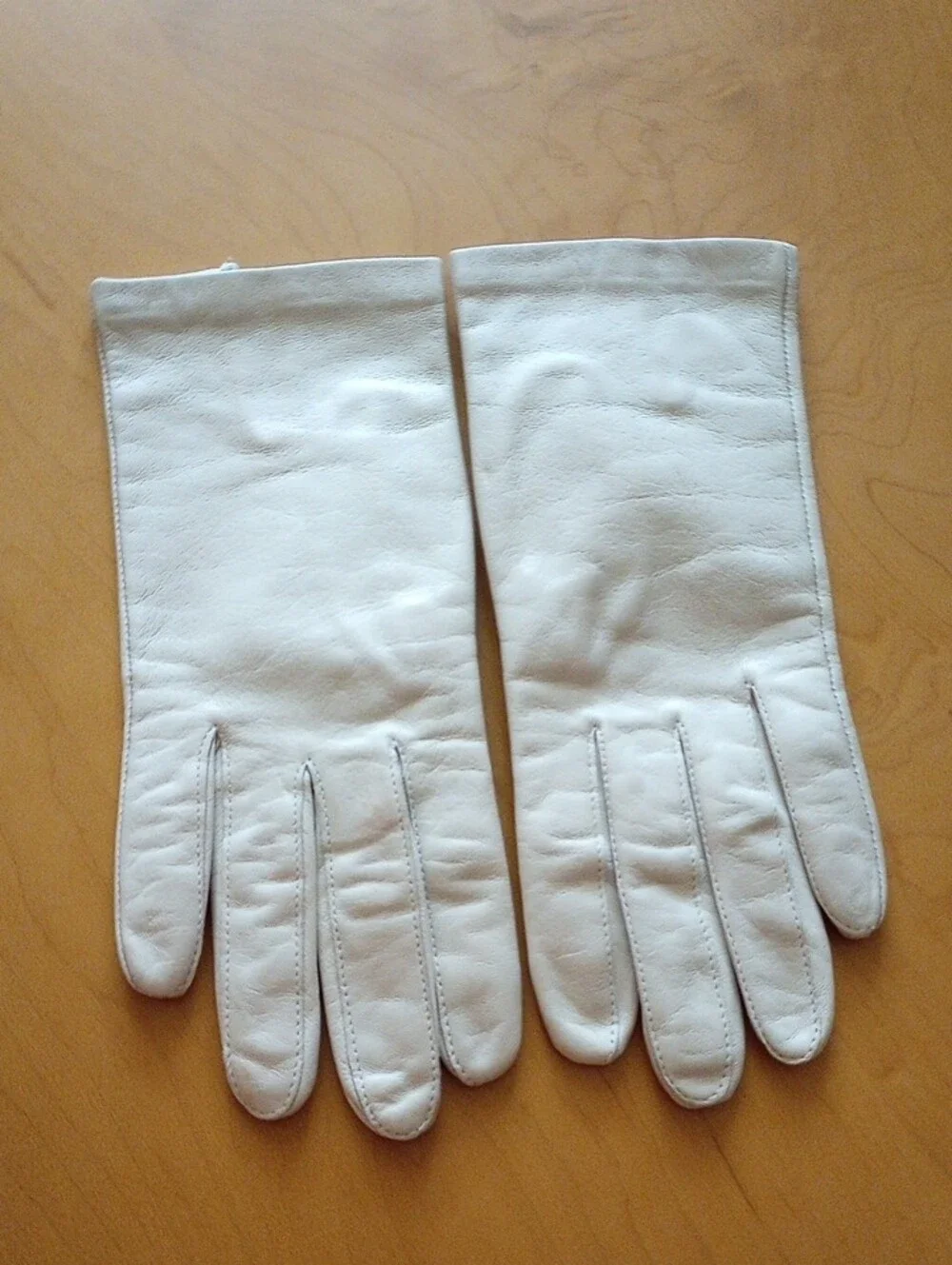 Classic Cream Leather Women's Gloves 7M